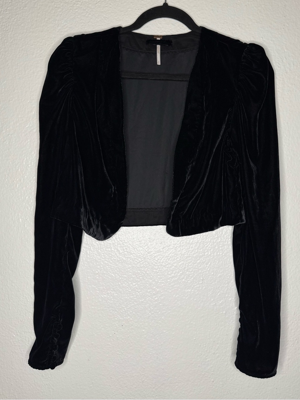 Free People Black Velvet Cropped Bolero Jacket Blazer Structured Shoulders Sz S